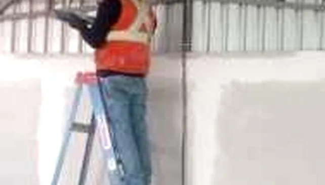 Trabajos de acabados en muros interiores