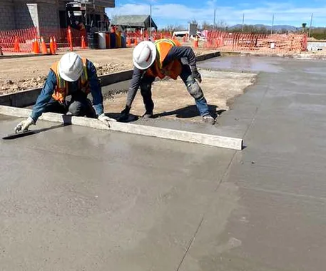 Acabado de una superficie de concreto con regla